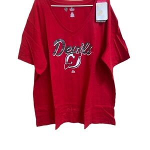 Majestic New Jersey Devil’s NWT Women’s Red Plus Size Game Logo Tee Sz 2XL